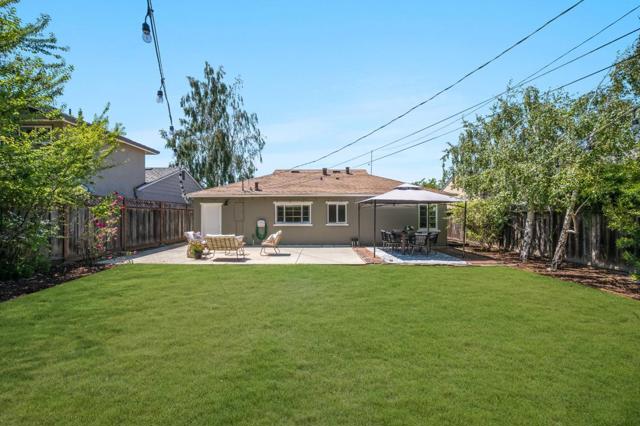 1043 Northwood Drive, San Carlos CA: https://media.crmls.org/mediaz/1f93ef70-b216-4bbe-aa9a-3b14b2576c3e.jpg