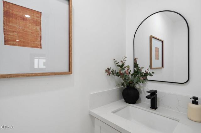 1105 Fairview Drive, La Canada Flintridge CA: https://media.crmls.org/mediaz/1f9495bf-5163-4fe9-9773-5f838c2c486d.jpg