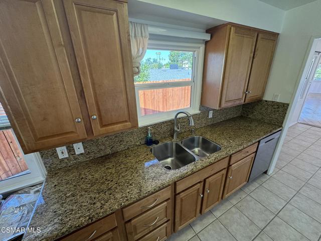 22319 Macfarlane Drive, Woodland Hills CA: https://media.crmls.org/mediaz/1f95acc2-a590-4722-8c76-19d61b294e92.jpg
