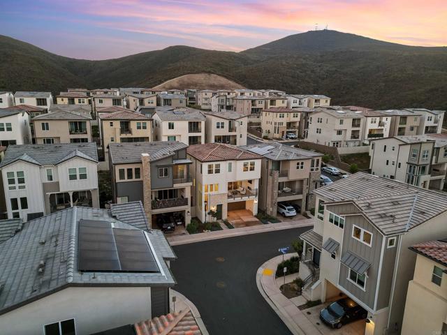 15751 Wainwright Way, San Diego CA: https://media.crmls.org/mediaz/1f95d075-5fcb-44b2-bbf0-877ec54cbaea.jpg