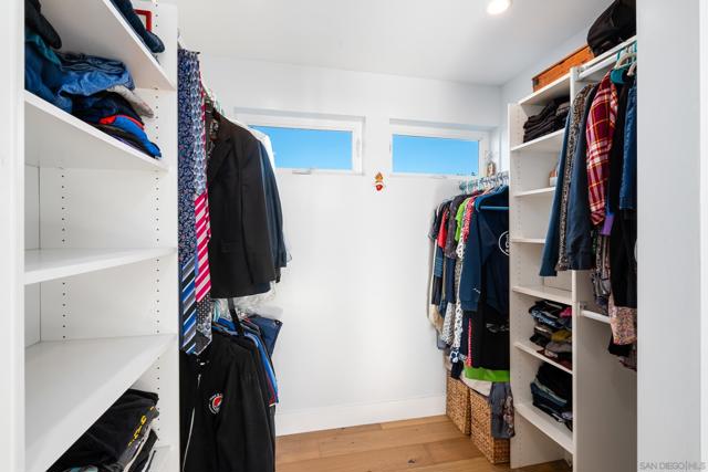 Walk-in Closet