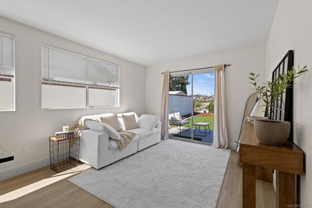 1267 Sonoma Ct, Chula Vista CA: https://media.crmls.org/mediaz/1f999c0c-d1de-4078-8a13-2c80f422a0fa.jpg