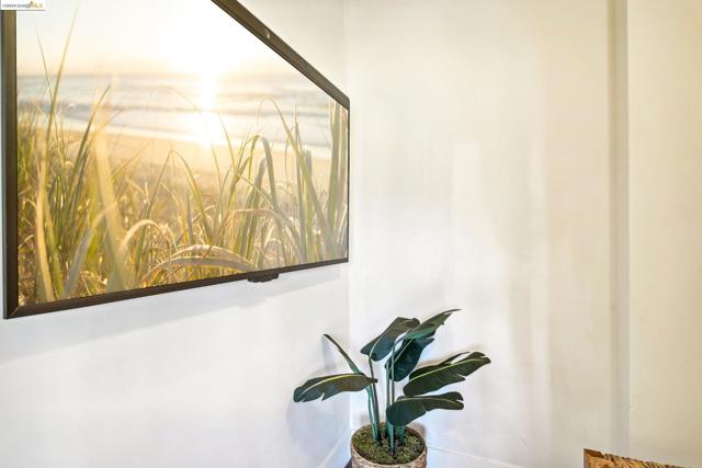 Image 21 of 46 For 90 Starview Dr