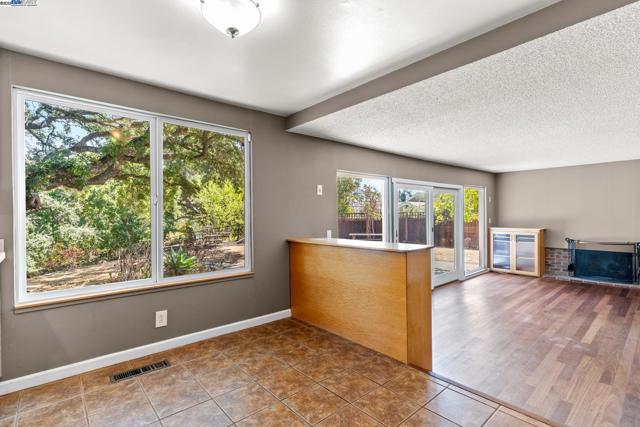 1890 Morello Ave, Pleasant Hill CA: https://media.crmls.org/mediaz/1f9a35ad-c155-4e09-b4ad-cdec09c8714a.jpg