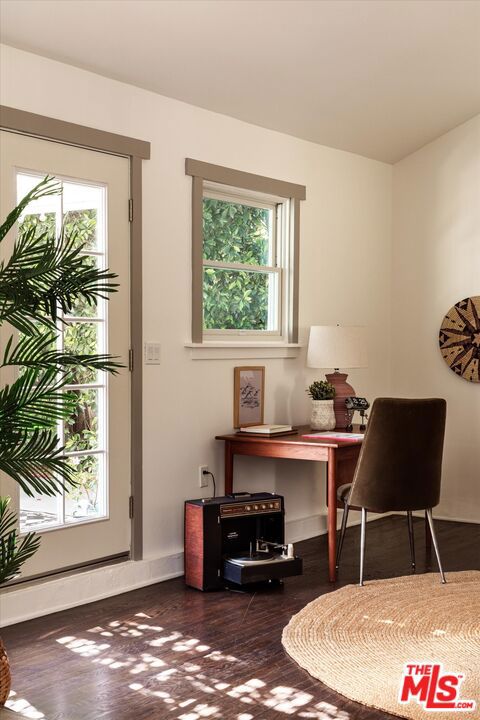 4148 Brunswick Avenue, Los Angeles CA: https://media.crmls.org/mediaz/1f9a47f5-1ccf-458c-8373-48c10a21e818.jpg