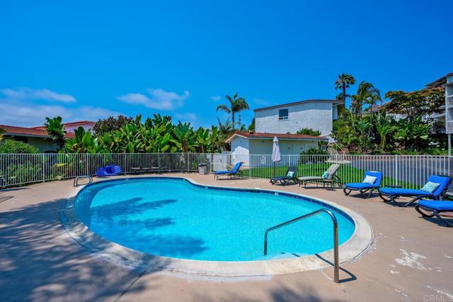 Detail Gallery Image 57 of 63 For 2319 Caringa Way #58,  Carlsbad,  CA 92009 - 2 Beds | 2/1 Baths