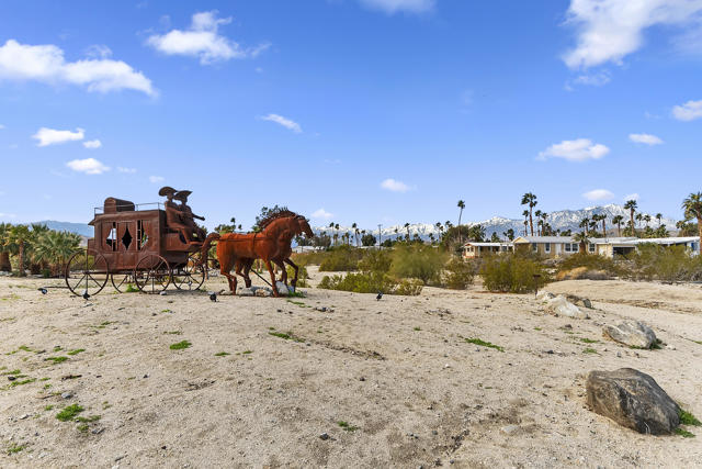 74711 Dillon Road, Desert Hot Springs CA: https://media.crmls.org/mediaz/1f9c0bee-8692-4eee-a741-028a937fd1ee.jpg