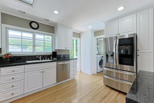 Image 12 of 55 For 733 Alameda  