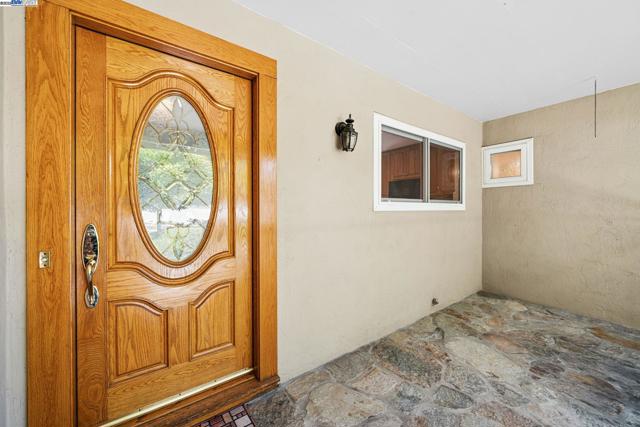 2082 Boxwood Way, Fremont CA: https://media.crmls.org/mediaz/1f9d5d82-6810-486f-817c-fb756a988d31.jpg
