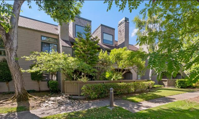 67 Pelican Lane, Redwood City CA: https://media.crmls.org/mediaz/1f9d6523-dae8-41de-93fc-bc6bcbd569bb.jpg
