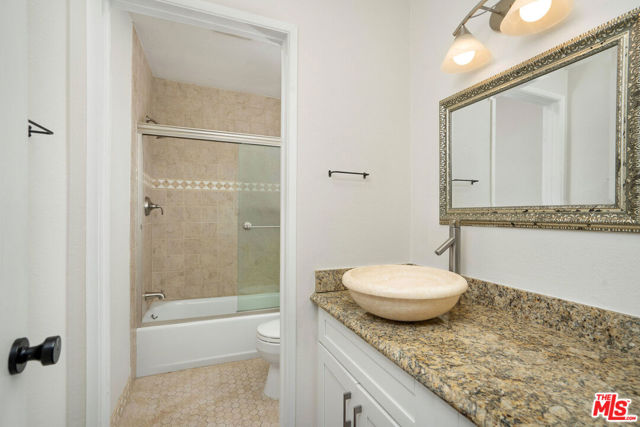 13948 Moorpark Street, Sherman Oaks CA: https://media.crmls.org/mediaz/1f9d6975-1dc7-4470-88c3-51840afcfa95.jpg