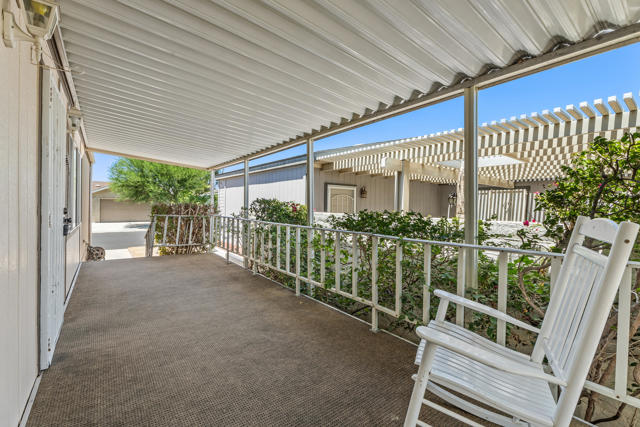 15300 Palm Drive, Desert Hot Springs CA: https://media.crmls.org/mediaz/1f9e7268-368f-4a96-8595-a8eb6e5fbc38.jpg