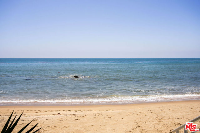 26520 Latigo Shore Drive, Malibu CA: https://media.crmls.org/mediaz/1f9e7a5f-1d4d-408b-99fa-7ab491a54cae.jpg