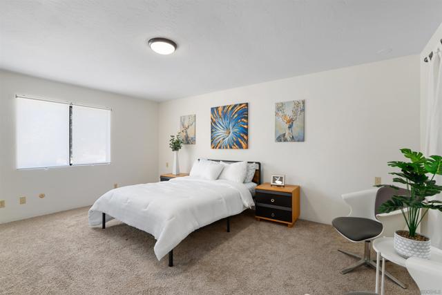 1722 Tierra Libertia Rd, Escondido CA: https://media.crmls.org/mediaz/1f9e7f1e-5221-46f4-aaa7-365d2db5d148.jpg