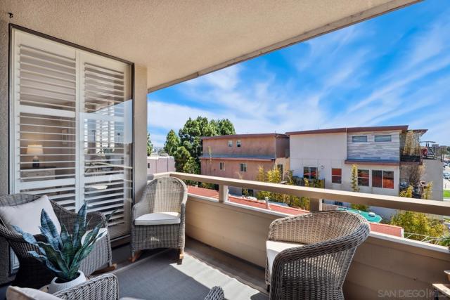 3130 Avenida De Portugal, San Diego CA: https://media.crmls.org/mediaz/1f9f7614-c3c8-4945-aca2-618d3544ebb4.jpg