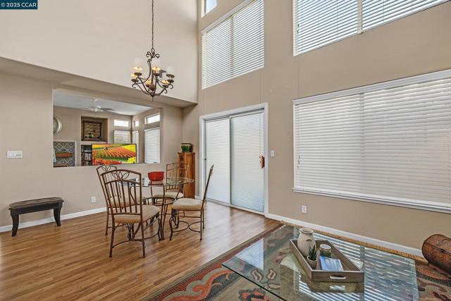 967 Heather Ln, San Lorenzo CA: https://media.crmls.org/mediaz/1fa06784-31d8-4faa-9350-72996dc072dd.jpg