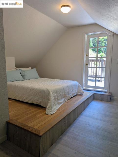 2950 Bear Canyon RD, Los Gatos CA: https://media.crmls.org/mediaz/1fa0f836-5f42-4c3c-800f-15f54dd6bf40.jpg