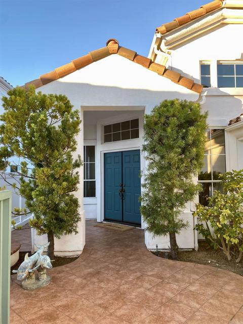 Detail Gallery Image 4 of 47 For 6012 Piros Way, Oceanside,  CA 92056 - 2 Beds | 2/1 Baths