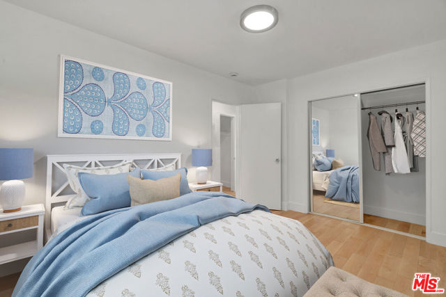 119 Paloma Avenue, Venice CA: https://media.crmls.org/mediaz/1fa141d8-6622-40f8-9869-7aa08fd80e45.jpg
