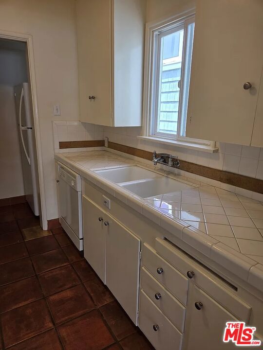 136 28th Street, Hermosa Beach, California 90254, 0 ,Residential Income,For Sale,28th,0,26874939