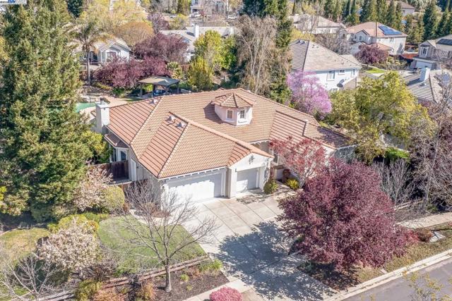 1221 Culet Ranch Rd, Danville CA: https://media.crmls.org/mediaz/1fa1fb64-5d5c-482c-9c9e-c4cd95991ec1.jpg
