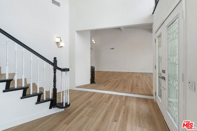 19555 Oxnard Street, Tarzana CA: https://media.crmls.org/mediaz/1fa20403-af1c-4e35-8fd7-3bd9a1626811.jpg