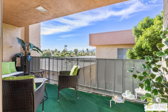 400 N Sunrise Way, Palm Springs CA: https://media.crmls.org/mediaz/1fa20a07-e640-4942-9575-098b159c209e.jpg