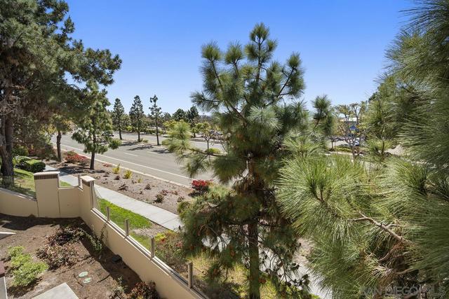 1338 Caminito Fabrizio, Chula Vista CA: https://media.crmls.org/mediaz/1fa23118-cf8a-4b4a-b2ba-c63e3617fdab.jpg