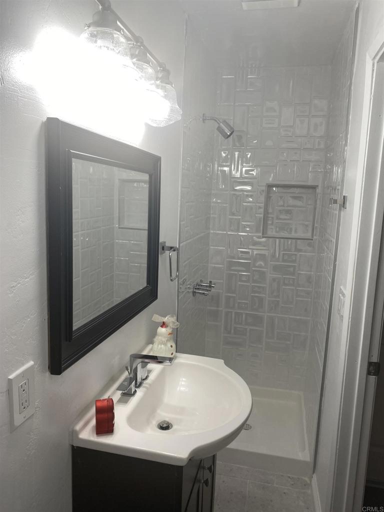 841 40th St. - photo 9