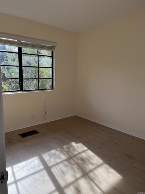 Detail Gallery Image 10 of 13 For 8840 Villa La Jolla Dr #301,  La Jolla,  CA 92037 - 3 Beds | 2 Baths