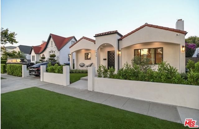 1430 Stearns Drive, Los Angeles CA: https://media.crmls.org/mediaz/1fa48696-c53b-471f-a46b-a5586f1dd439.jpg