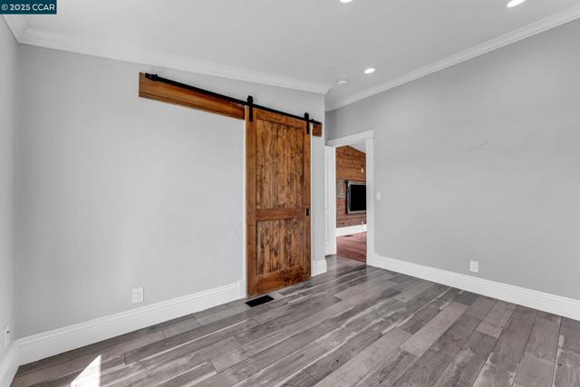 189 Suez Dr, Pacheco CA: https://media.crmls.org/mediaz/1fa66ead-781e-4b9f-b387-b5c297375438.jpg