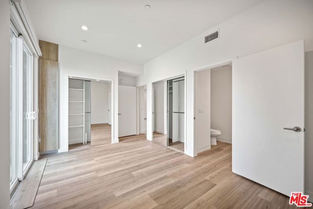 11668 Darlington Avenue, Los Angeles CA: https://media.crmls.org/mediaz/1fa6ad0b-f6e5-4449-9117-241de02d023c.jpg