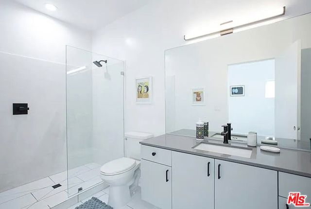 6044 La Prada Street, Los Angeles CA: https://media.crmls.org/mediaz/1fa82cfb-4d81-4f63-9cca-fb57fa20eabc.jpg