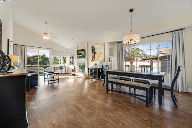 2380 Wayfarer Dr, Discovery Bay CA: https://media.crmls.org/mediaz/1fa84a55-4d95-42e4-ac53-76fbda3e6a64.jpg