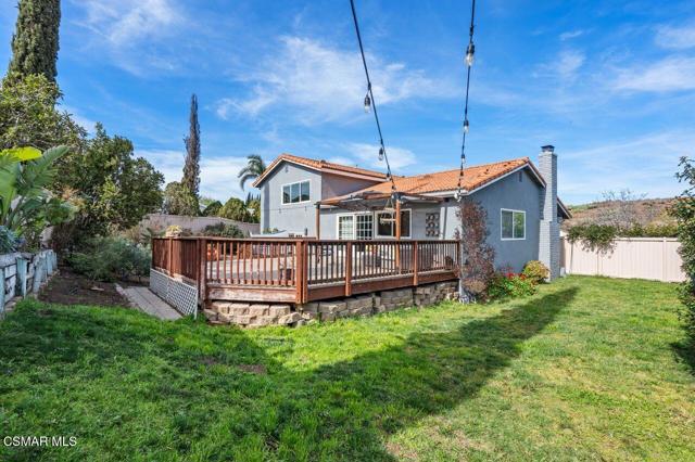 1076 Calle Contento, Thousand Oaks CA: https://media.crmls.org/mediaz/1fa86751-4a27-427a-81ed-0466a58abfcc.jpg
