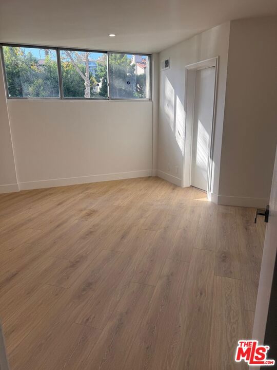 223 South Lasky Drive photo 6