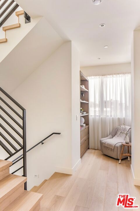 919 1/2 Hilldale Avenue, West Hollywood CA: https://media.crmls.org/mediaz/1fa9a8e6-ff80-4cef-b748-9434d3b2fcc3.jpg