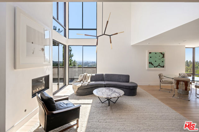 1033 Carol Drive, West Hollywood CA: https://media.crmls.org/mediaz/1fa9e9d1-7177-478a-b7e4-72a349375ab7.jpg