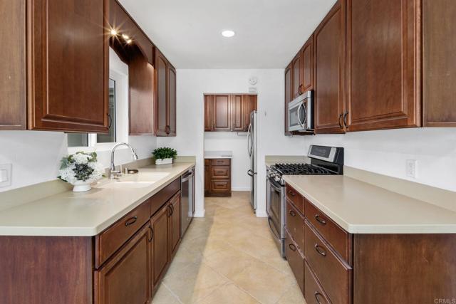 1745 Acorn St, Escondido CA: https://media.crmls.org/mediaz/1faa79ef-2b4e-4429-82fd-9a2eeec14334.jpg