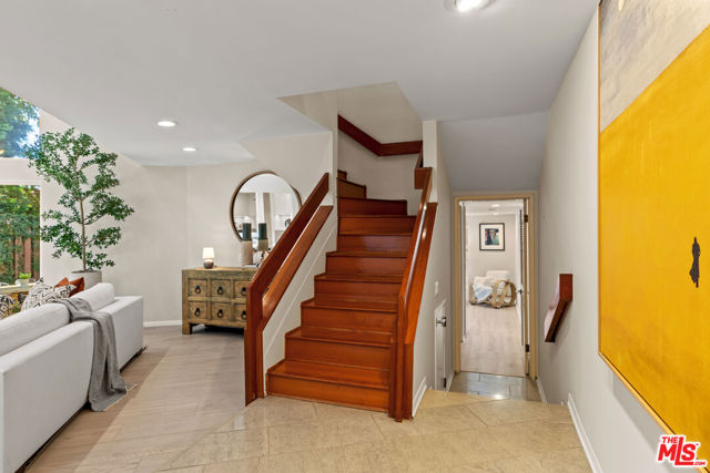 2329 Manning Avenue, Los Angeles CA: https://media.crmls.org/mediaz/1faa83a8-1208-4c68-8adb-c16c4d5dddb4.jpg