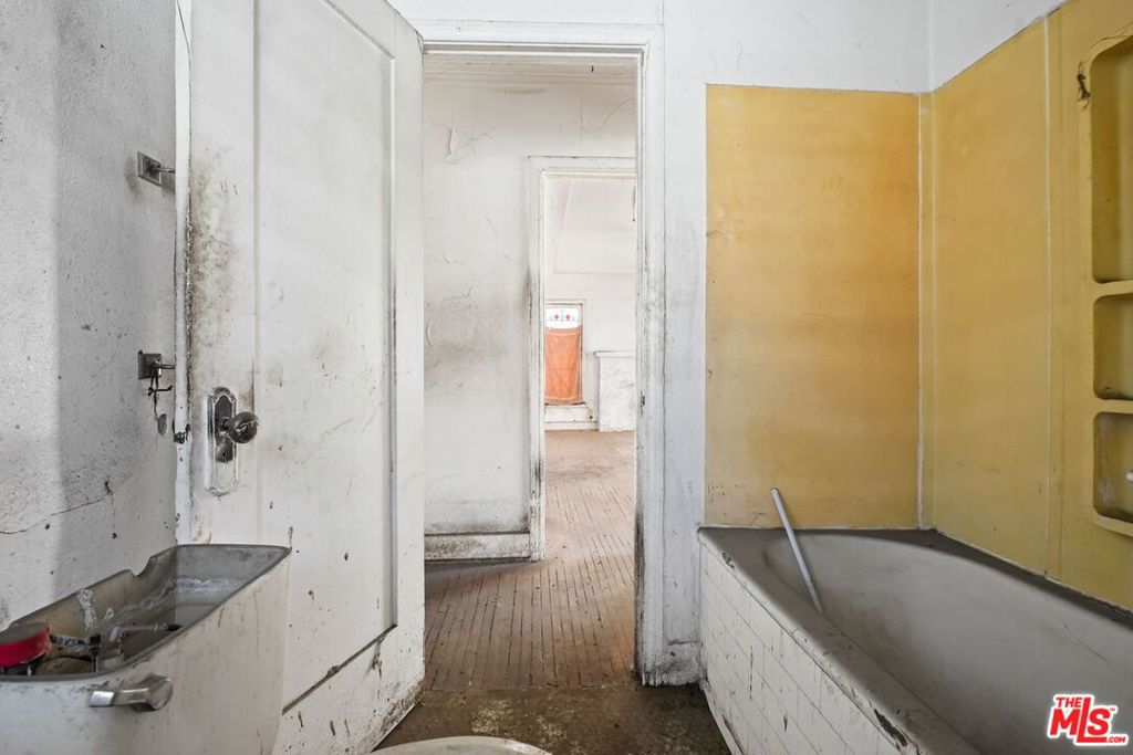 MLS #25600123 image #22