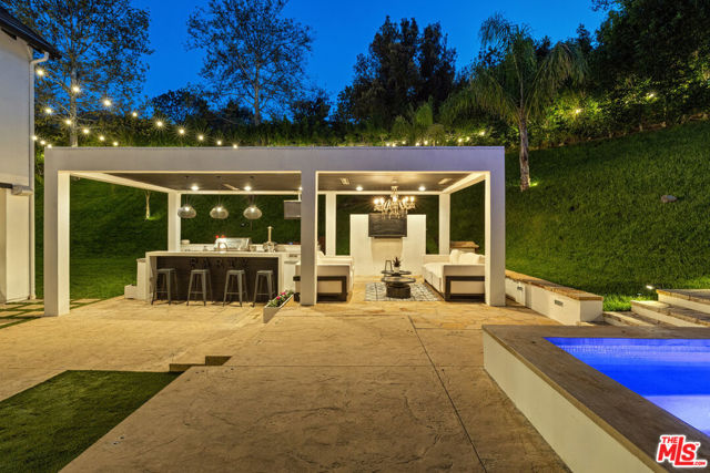 3801 Prado Del Trigo, Calabasas CA: https://media.crmls.org/mediaz/1fab3048-418f-4470-9fad-9d9be9d147e9.jpg