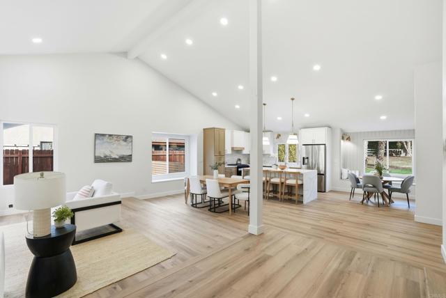 Detail Gallery Image 6 of 37 For 1203 Branding Iron Cir, Vista,  CA 92081 - 4 Beds | 3 Baths