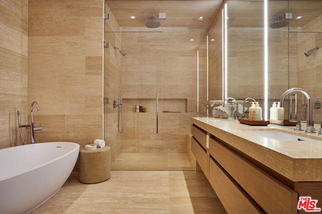 8899 Beverly Boulevard, West Hollywood CA: https://media.crmls.org/mediaz/1fab8467-bad7-492f-96ce-9f5a071d04ba.jpg