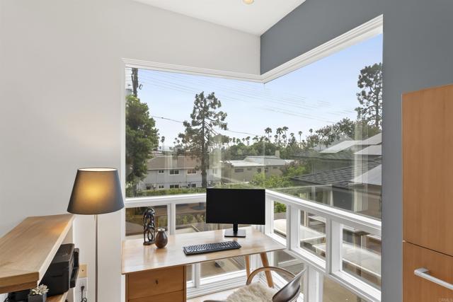 Detail Gallery Image 41 of 58 For 6028 Beaumont Ave, La Jolla,  CA 92037 - 5 Beds | 4 Baths