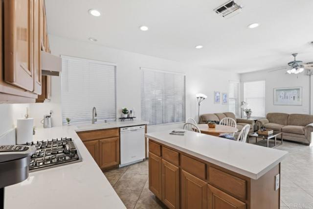 Detail Gallery Image 11 of 45 For 23 Greenvale, Rancho Santa Margarita,  CA 92688 - 4 Beds | 3 Baths