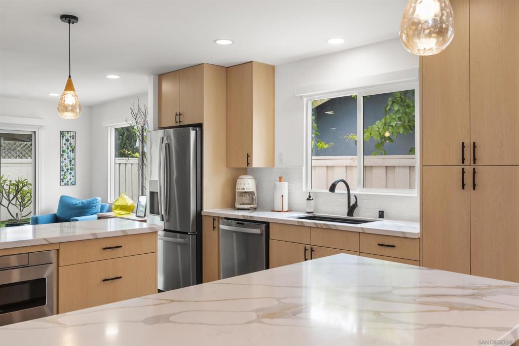 2765 Nansen Avenue - photo 8