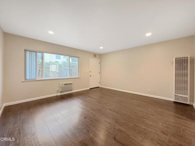 Detail Gallery Image 10 of 13 For 595 N Los Robles Ave #10,  Pasadena,  CA 91101 - 0 Beds | 1 Baths