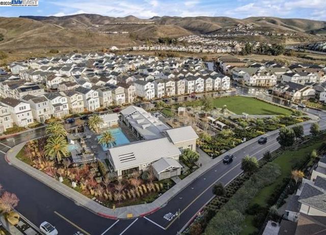 7213 Calistoga Ln, Dublin CA: https://media.crmls.org/mediaz/1fad564a-7224-4def-a158-3fb7e9d27239.jpg